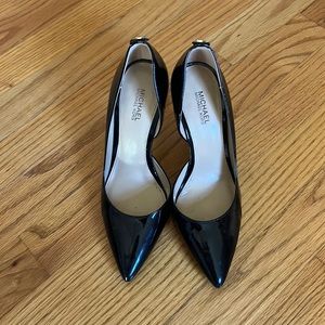 Black Michael Kors pumps